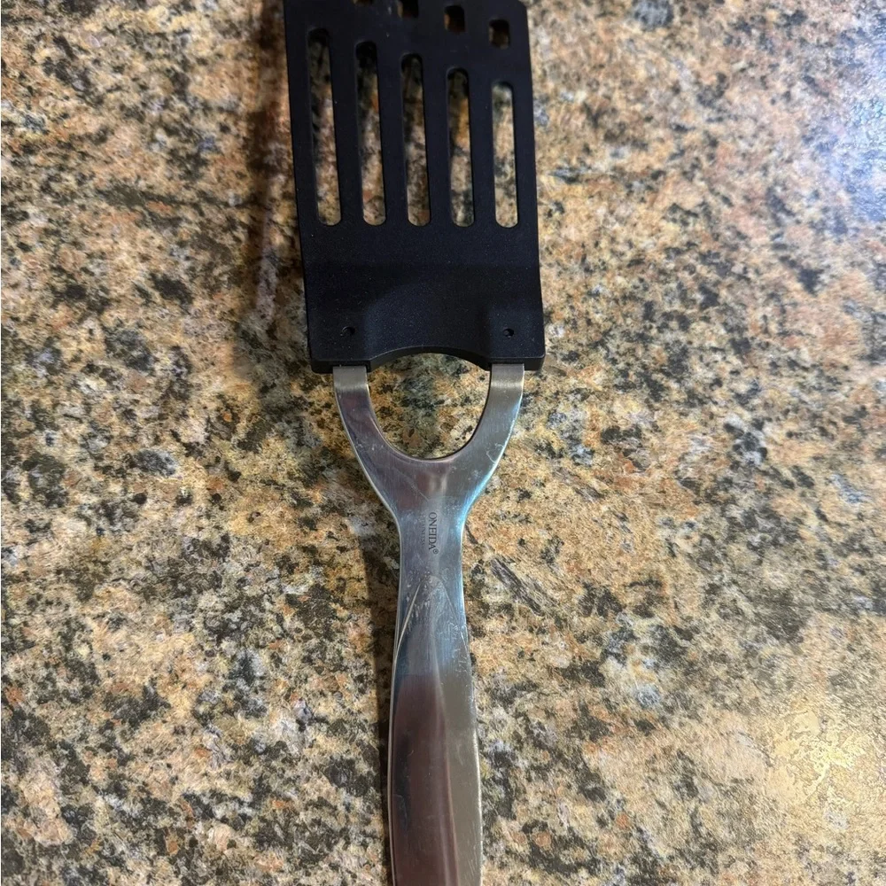 Oneida Stainless Nylon Long Flexible Turner Blade Slotted Angle Spatula utensil